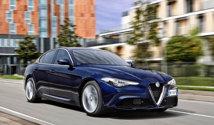 2018 Alfa Romeo Giulia 2.0 200 HP Super Otomatik Özellikleri - arabayakit.com