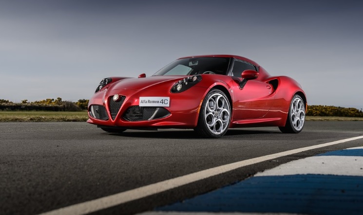 2017 Alfa Romeo 4C 1.8 240 HP Alfa Romeo TCT Özellikleri - arabayakit.com