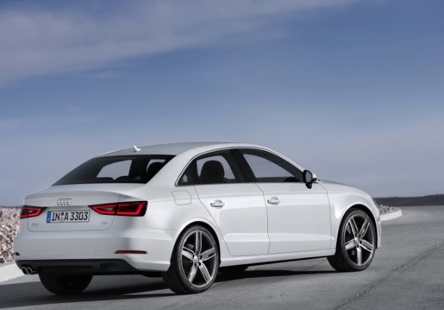 2016 Audi A3 Sedan 1.6 TDI 110 HP Attraction S-Tronic Özellikleri - arabayakit.com