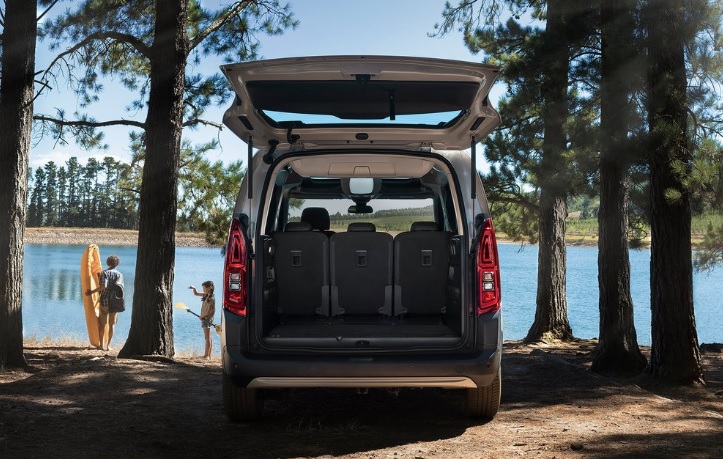 2023 Citroen Berlingo 1.5 BlueHDi 130 HP Feel Bold EAT