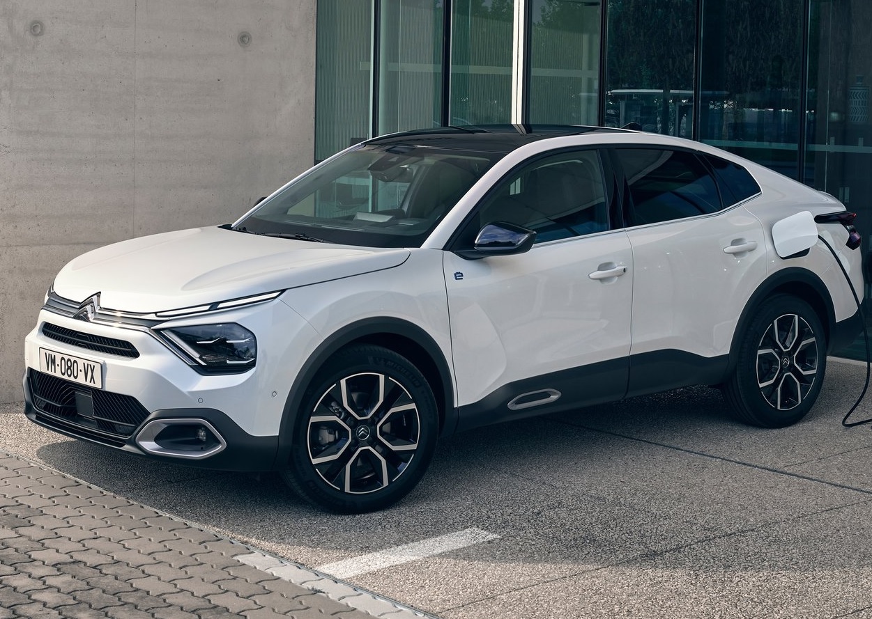 2022 Citroen C4 X 1.2 PureTech 130 Beygir Feel Bold EAT Teknik Verileri