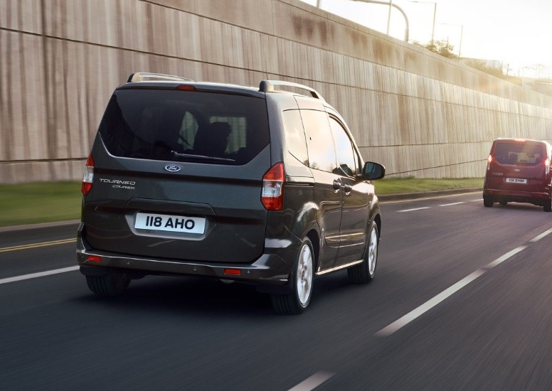 2020 Ford Tourneo Courier 1.5 TDCi 100 HP Blackline Manuel Özellikleri - arabayakit.com