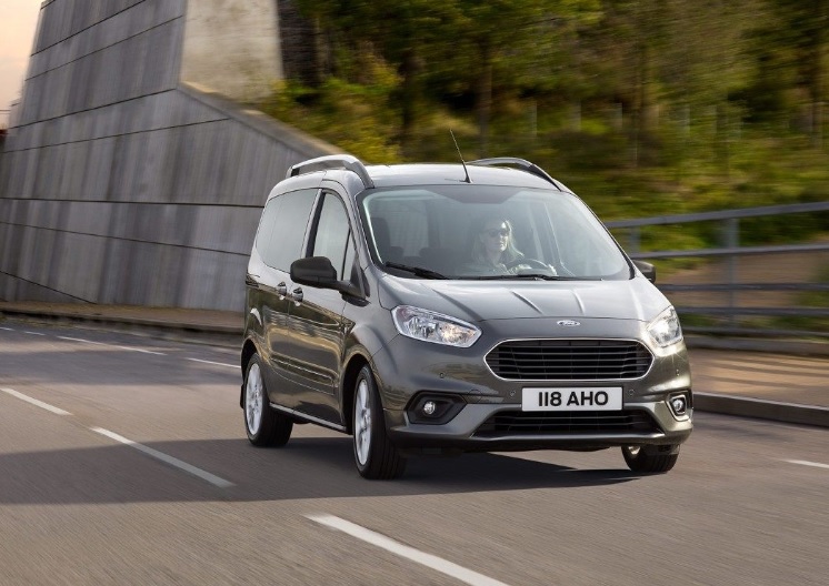 2020 Ford Tourneo Courier 1.5 TDCi 100 HP Blackline Manuel