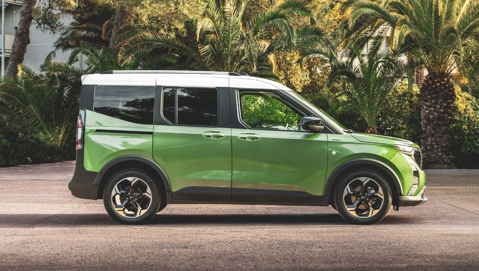 2024 Ford Tourneo Courier 1.5 EcoBlue 100 HP Titanium Manuel Özellikleri - arabayakit.com