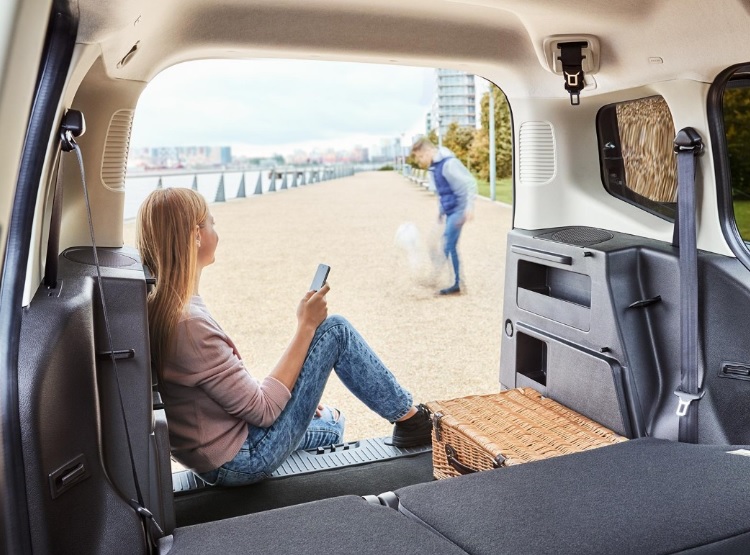 2022 Ford Tourneo Courier 1.5 TDCi 75 HP Trend Manuel