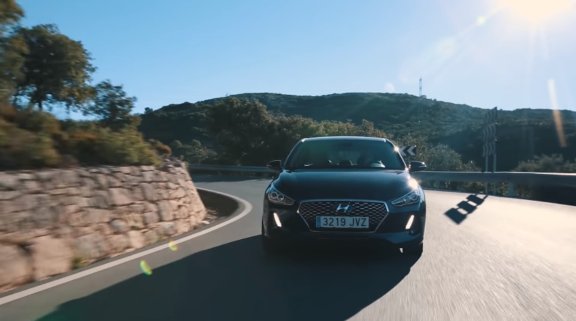 2018 Hyundai i30 1.6 CRDi 136 HP Style Manuel Özellikleri - arabayakit.com