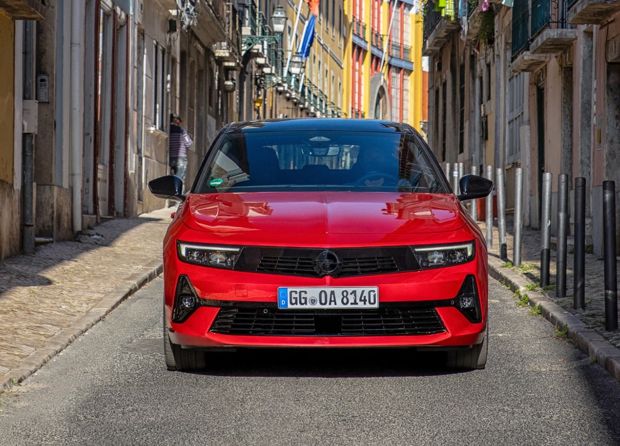 2023 Opel Astra 1.2 Turbo 130 HP GS Line AT Özellikleri - arabayakit.com