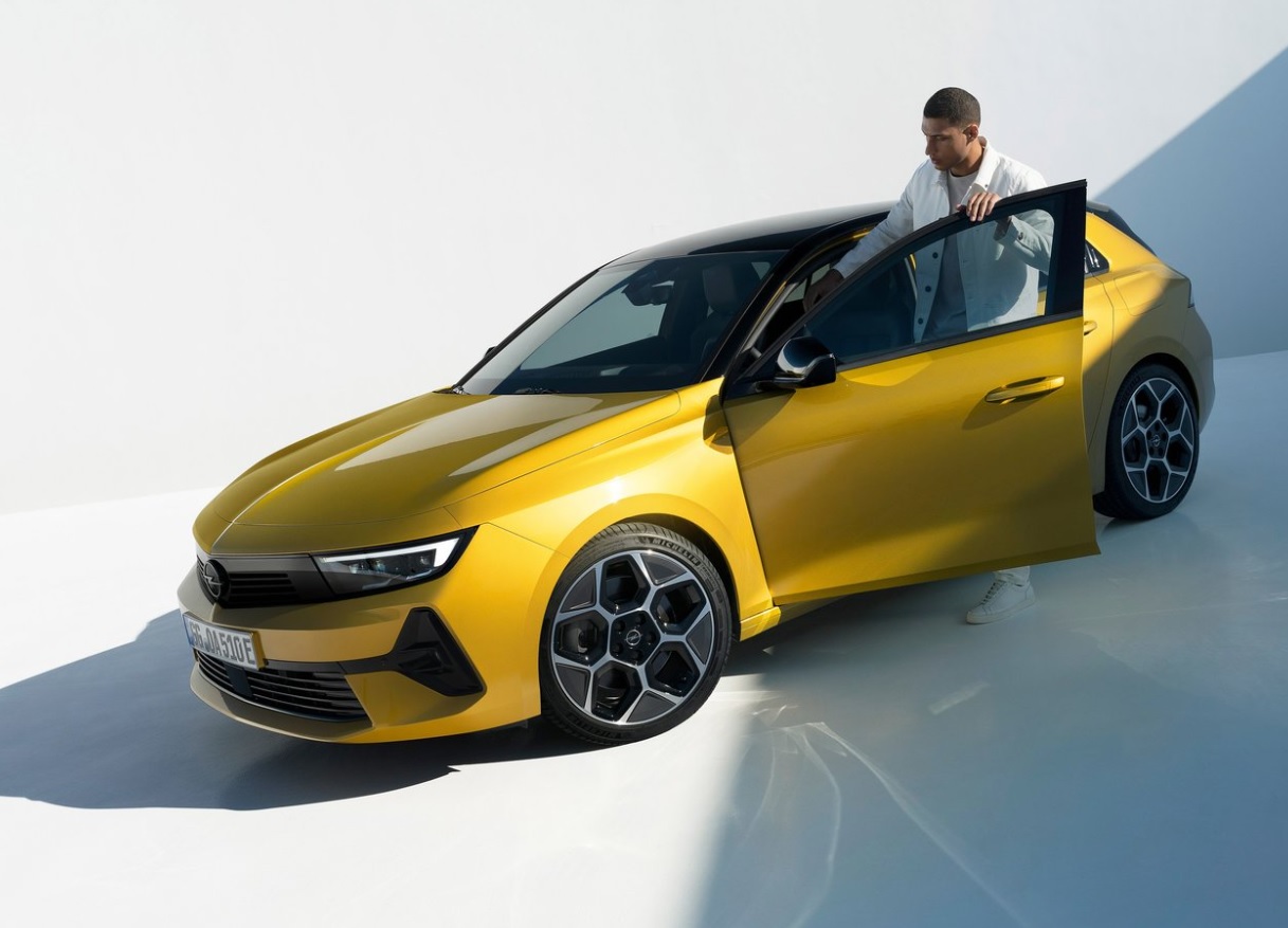 2022 Opel Astra 1.2 Turbo 130 HP Edition AT