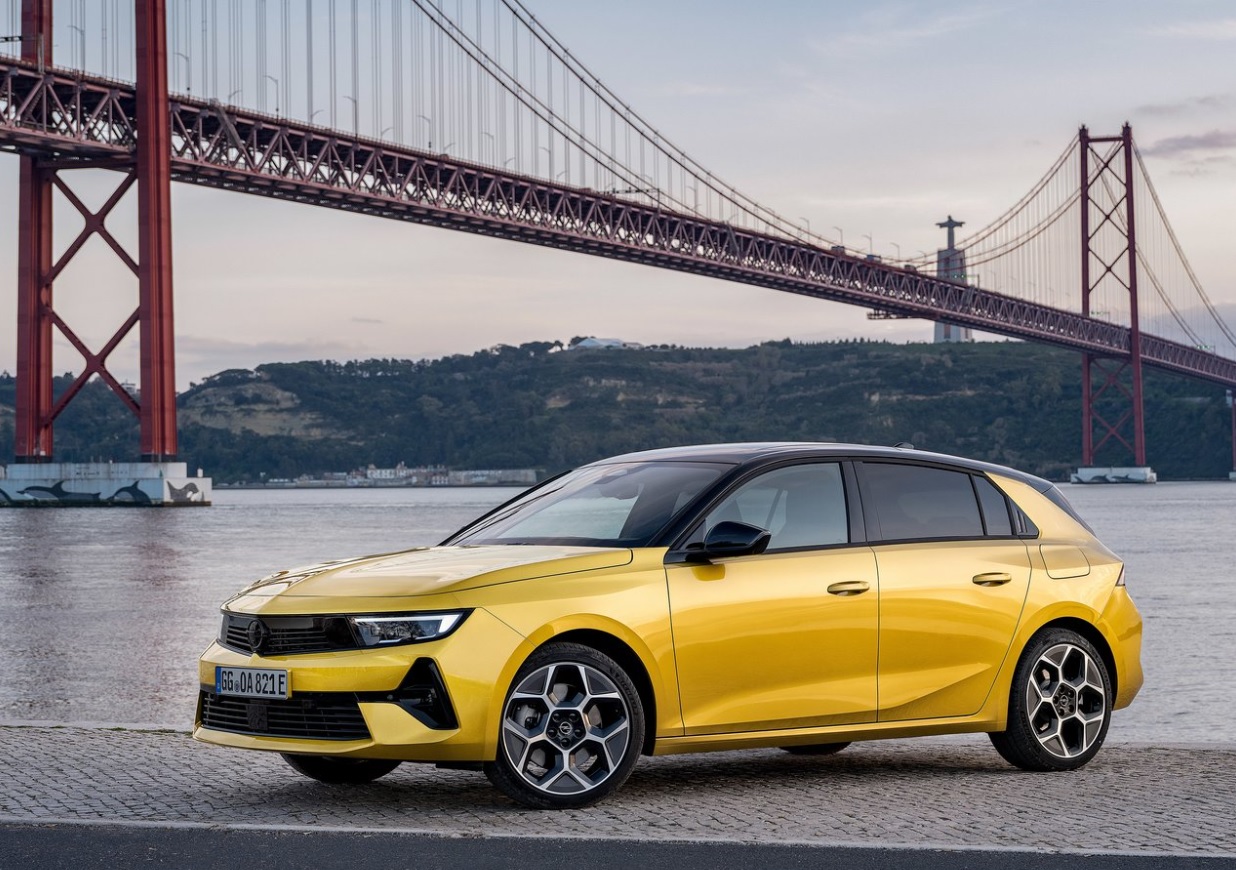 2022 Opel Astra 1.2 Turbo 130 HP Edition AT
