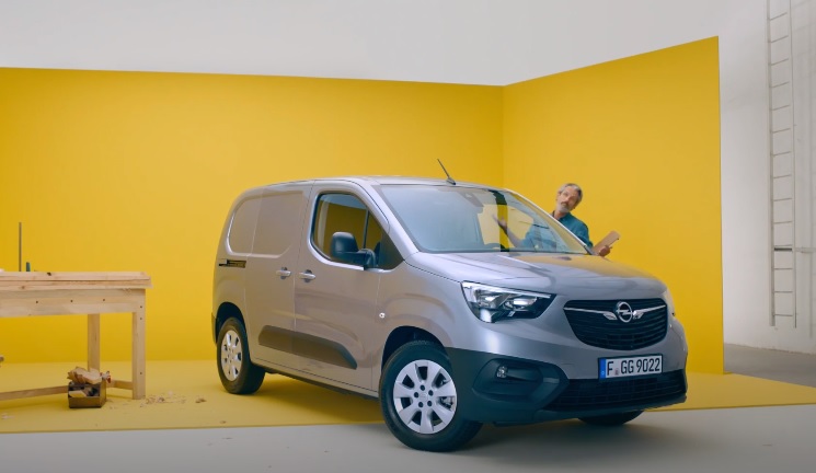 2022 Opel Combo 1.5 Dizel 130 HP Edition AT8 Özellikleri - arabayakit.com