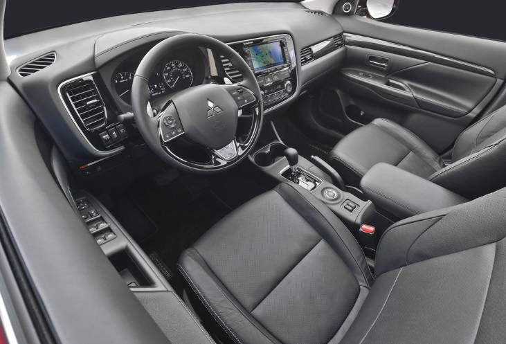 2017 Mitsubishi Outlander 2.0 150 HP Instyle CVT Özellikleri - arabayakit.com