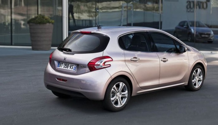 2015 Peugeot 208 1.4 HDI 68 HP Access Manuel Özellikleri - arabayakit.com