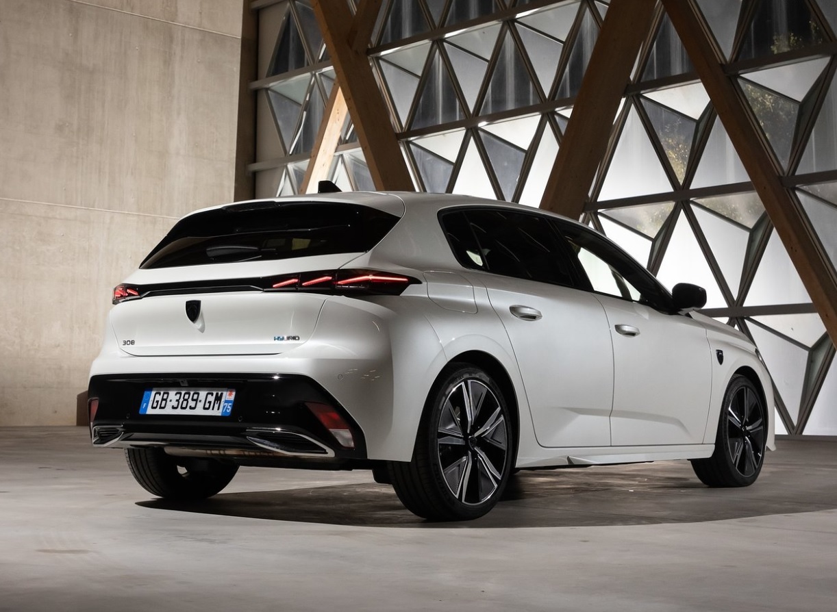 2023 Peugeot 308 1.2 PureTech 130 HP Allure EAT