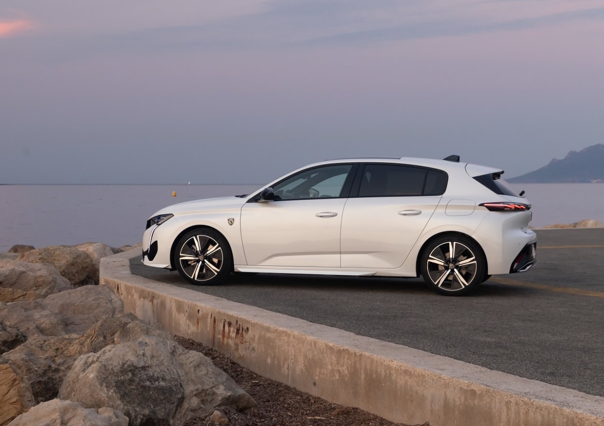 2022 Peugeot 308 1.2 PureTech 130 HP Allure EAT
