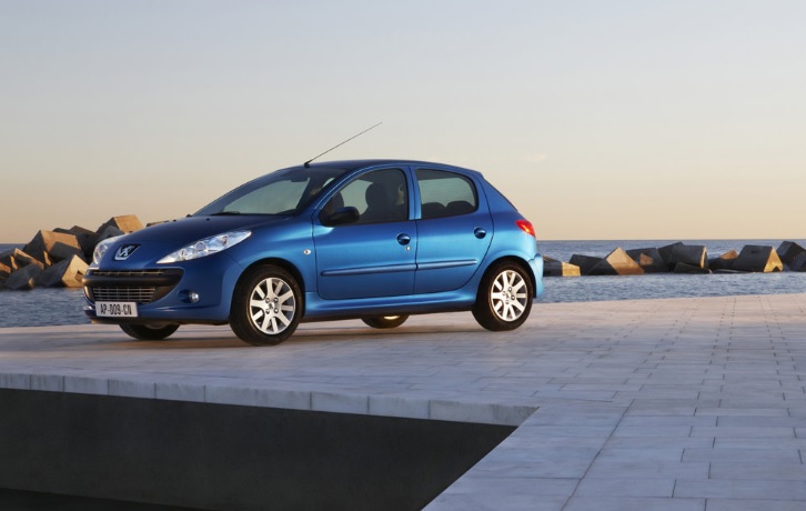 2012 Peugeot 206 Plus 1.4 75 HP Envy Manuel Özellikleri - arabayakit.com