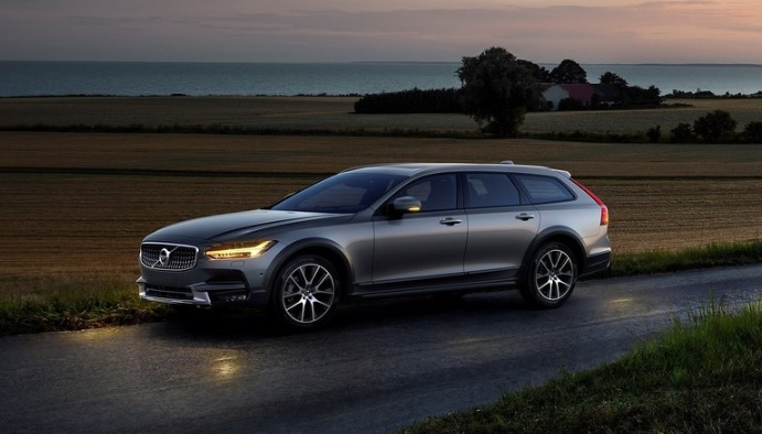 2017 Volvo V90 2.0 D5 235 HP Cross Country Plus Geartronic Özellikleri - arabayakit.com