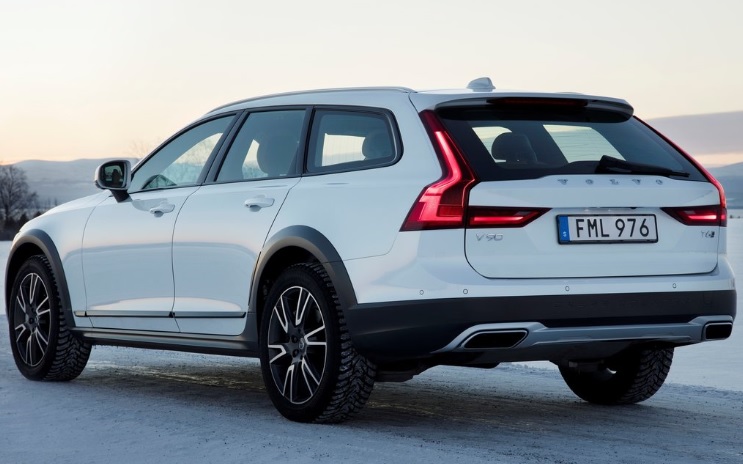 2017 Volvo V90 2.0 D5 235 Beygir Cross Country Plus Geartronic Teknik Verileri
