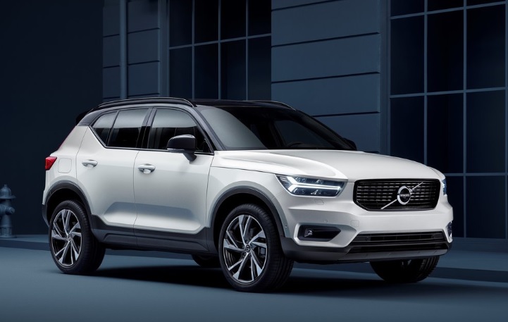 2019 Volvo XC40 1.5 T3 156 HP Momentum Manuel
