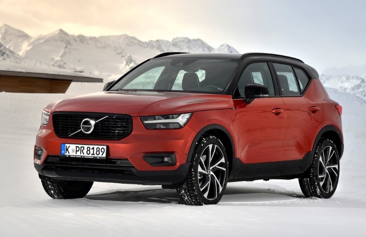 2019 Volvo XC40 1.5 T3 156 HP Momentum Manuel