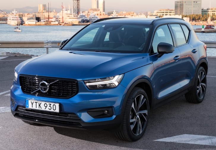 2019 Volvo XC40 1.5 T3 156 HP Momentum Manuel
