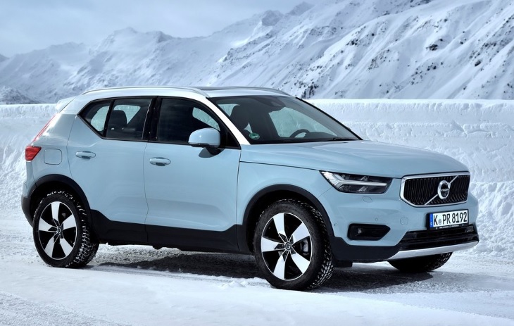 2019 Volvo XC40 1.5 T3 156 HP Momentum Manuel