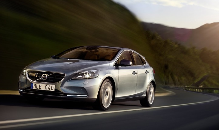 2018 Volvo V40 1.5 T3 152 HP R-Design Plus GearTronic Özellikleri - arabayakit.com