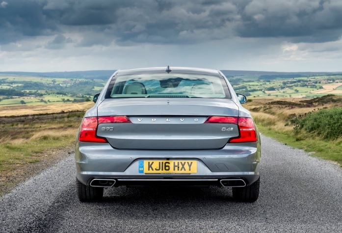 2020 Volvo S90 2.0 D5 AWD 235 HP Momentum Plus Geartronic