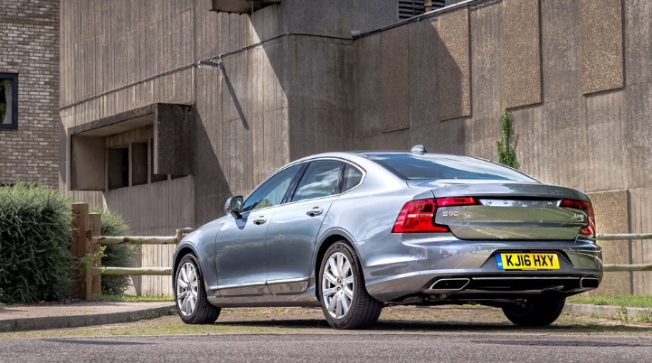 2020 Volvo S90 2.0 D5 AWD 235 HP Momentum Plus Geartronic
