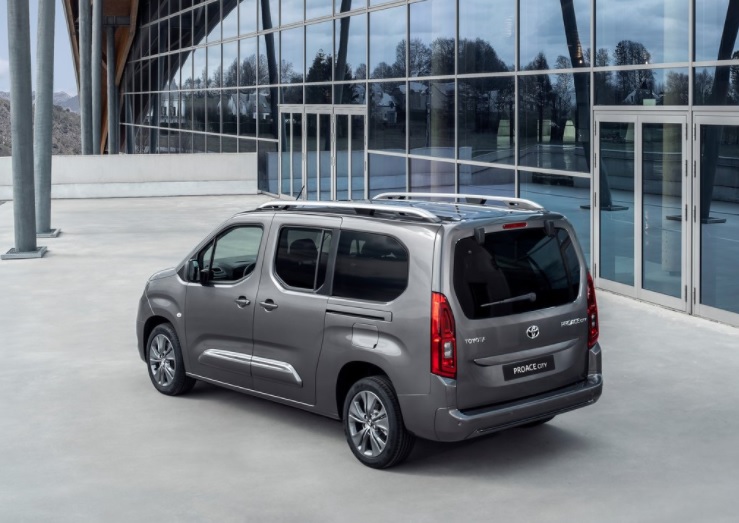2022 Toyota Proace City 1.5 D 130 HP Passion X-Pack AT Özellikleri - arabayakit.com