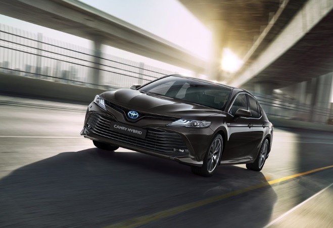 2019 Toyota Camry 2.5 218 HP Passion e-CVT