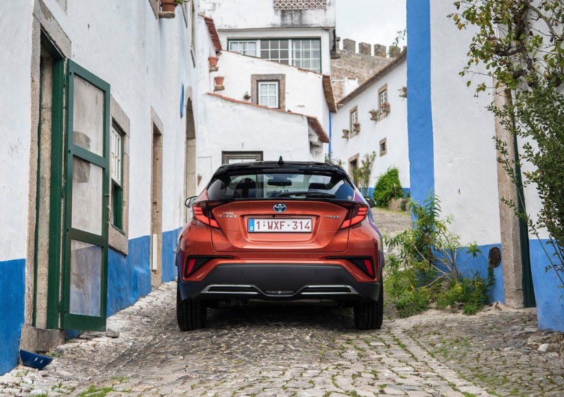 2023 Toyota C-HR 1.8 Hybrid 98 HP Passion X-Pack e-CVT