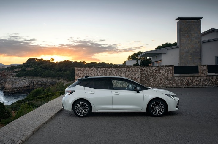 2022 Toyota Corolla HB 1.2 Turbo 116 HP Flame Multidrive S