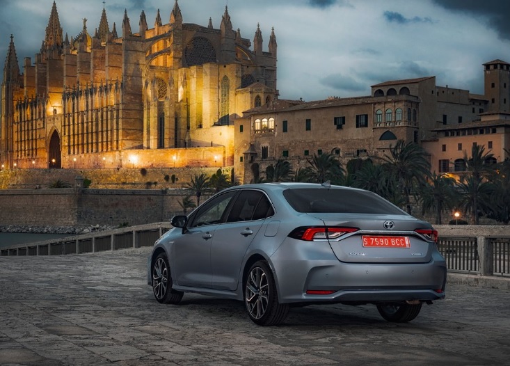 2022 Toyota Corolla 1.5 123 HP Passion X Pack Multidrive S Özellikleri - arabayakit.com