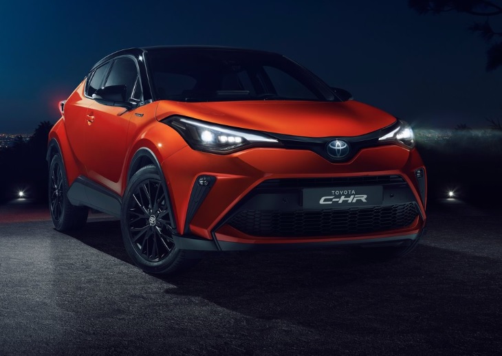 2021 Toyota C-HR 1.8 Hybrid 122 HP Passion e-CVT Özellikleri - arabayakit.com