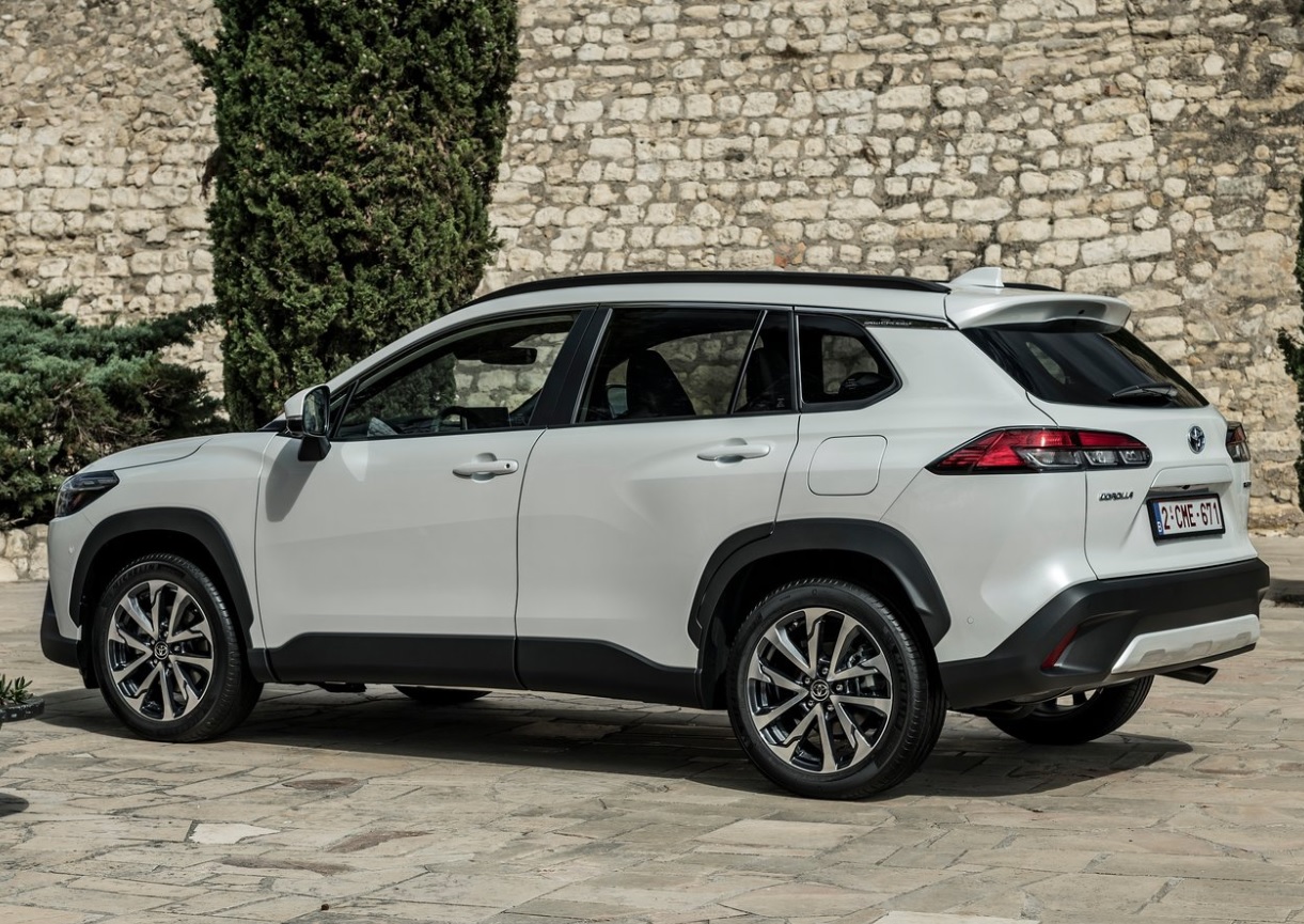 2023 Toyota Corolla Cross 1.8 Hybrid 140 HP Flame e-CVT