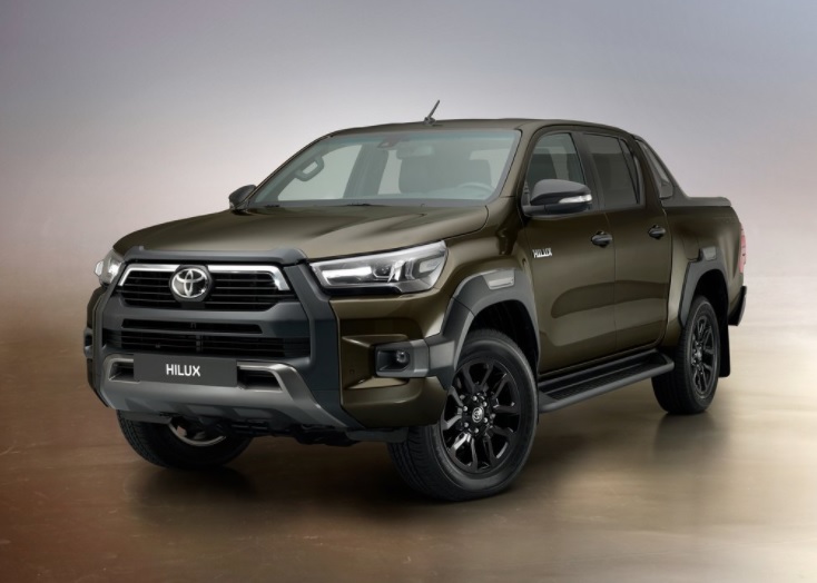 2022 Toyota Hilux 2.4 4x4 150 HP Adventure Manuel Özellikleri - arabayakit.com