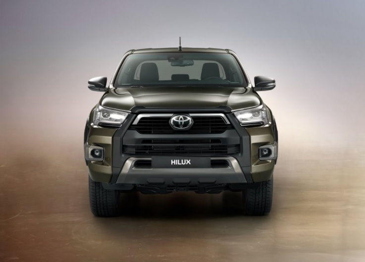 2022 Toyota Hilux 2.4 4x4 150 HP Adventure Manuel Özellikleri - arabayakit.com