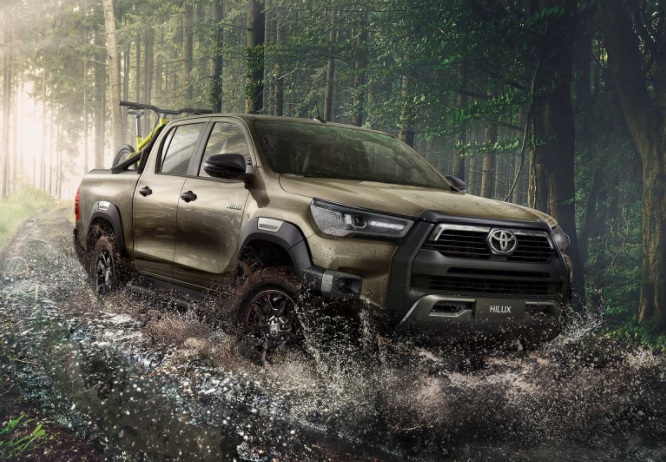 2022 Toyota Hilux 2.4 150 HP Adventure AT