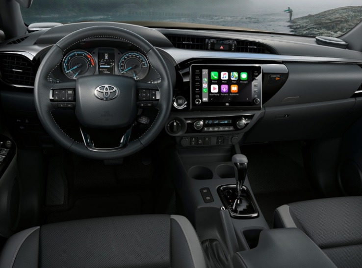 2021 Toyota Hilux 2.4 150 HP Invincible AT