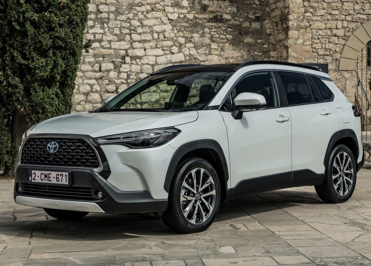 2022 Toyota Corolla Cross 1.8 Hybrid 140 HP Flame X-Pack e-CVT