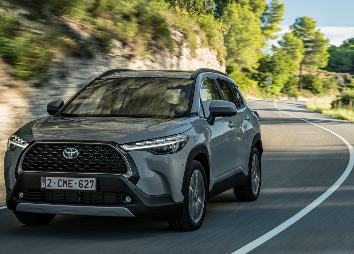 2022 Toyota Corolla Cross 1.8 Hybrid 140 HP Flame X-Pack e-CVT