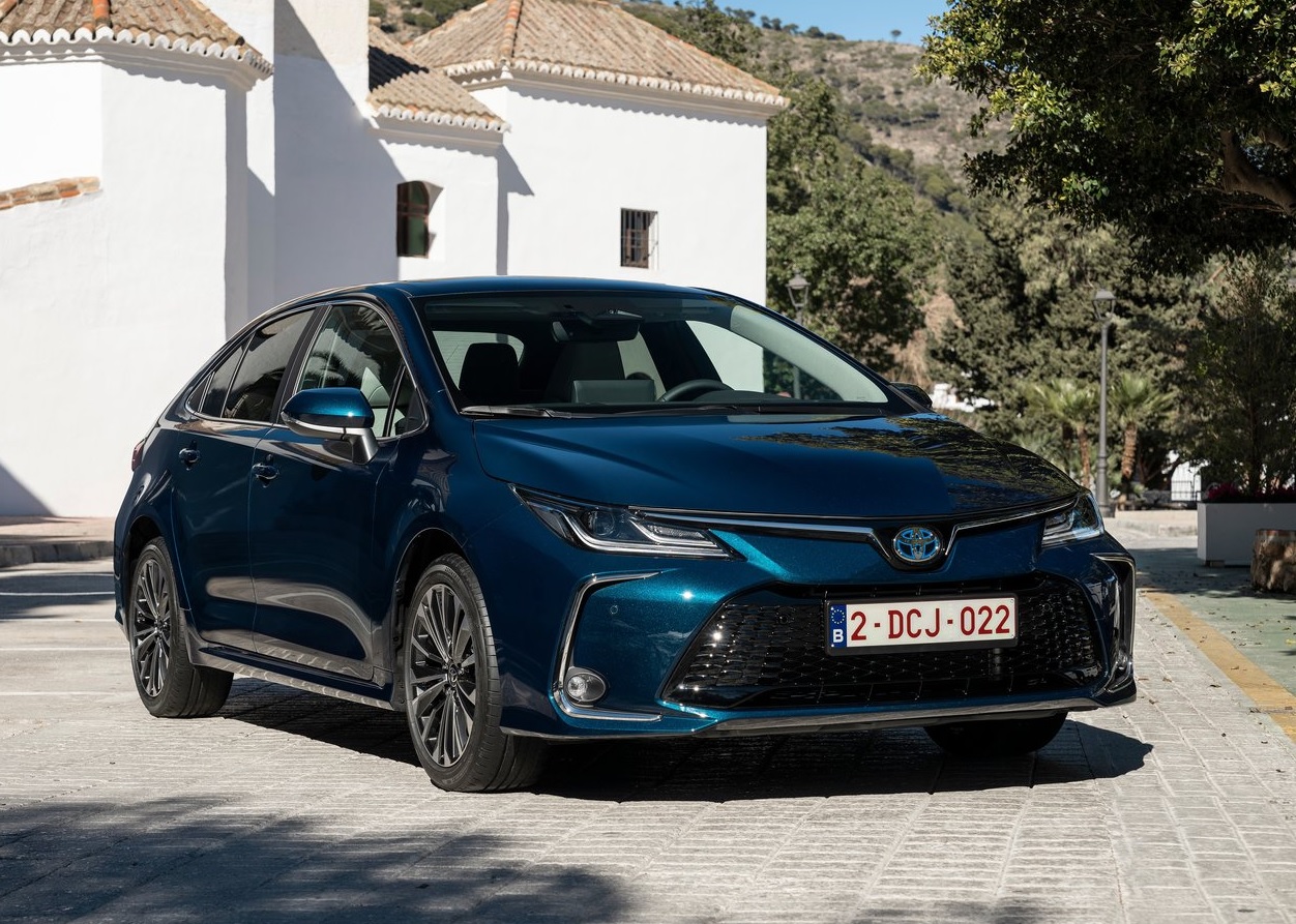 2023 Toyota Corolla 1.8 Hybrid 98 HP Dream X-Pack e-CVT Özellikleri - arabayakit.com