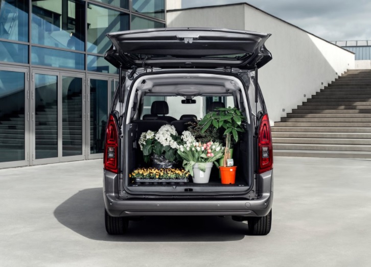 2023 Toyota Proace City 1.5 D 130 HP Flame X-Pack AT Özellikleri - arabayakit.com