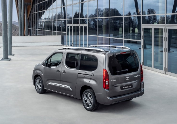 2023 Toyota Proace City 1.5 D 130 HP Flame X-Pack AT