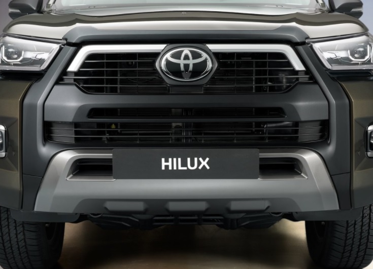 2023 Toyota Hilux 2.4 150 HP Adventure AT
