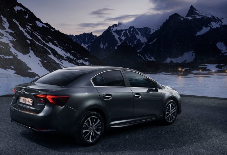 2017 Toyota Avensis 2.0 152 HP Premium Plus MultiDrive S Özellikleri - arabayakit.com