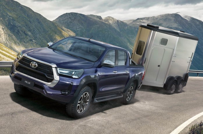 2020 Toyota Hilux 2.4 4x4 150 HP Adventure Manuel