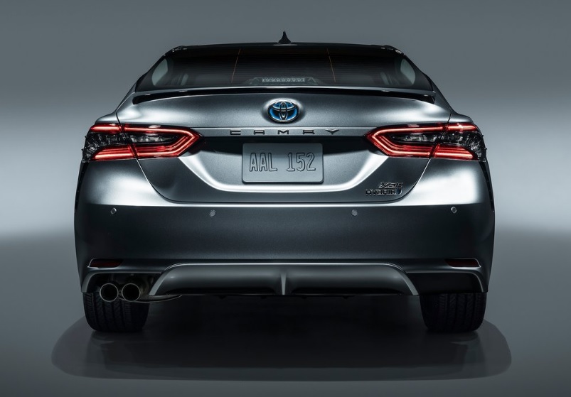 2022 Toyota Camry 2.5 Hybrid 218 HP Passion e-CVT