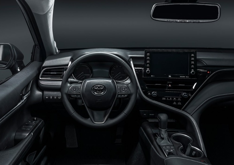2022 Toyota Camry 2.5 Hybrid 218 HP Passion e-CVT