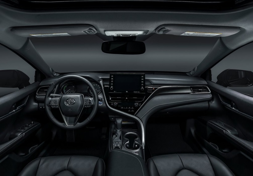 2022 Toyota Camry 2.5 Hybrid 218 HP Passion e-CVT